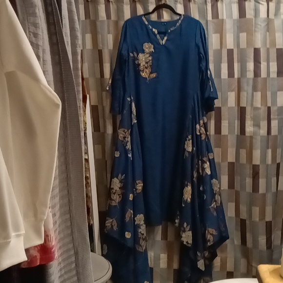 FINAL PRICE NWOT teal dress w tan floral embroidery & assymetrical sides/hem Med - Picture 5 of 16